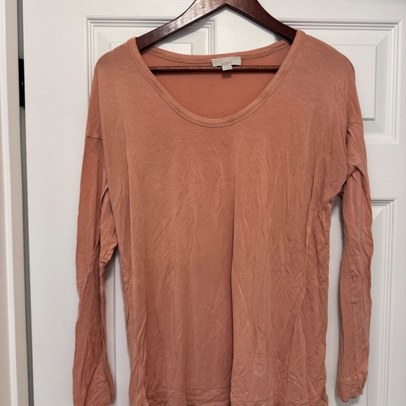 Maternity dresses and shirt size small - Picture 6 of 7